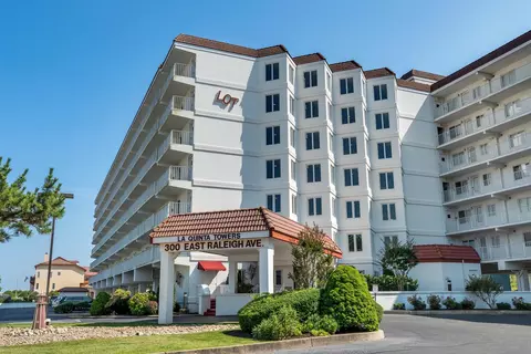 300 E Raleigh Ave #105, Wildwood Crest, NJ 08260