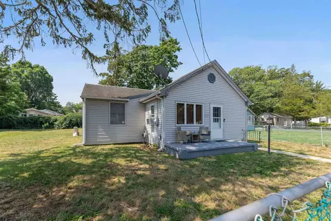 102 E New York Ave, Villas, NJ 08251