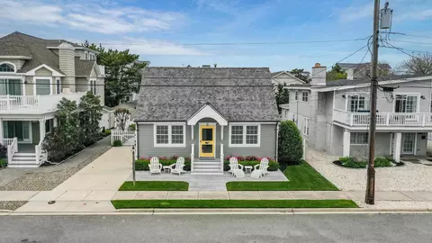 65 W 17th St, Avalon, NJ 08202