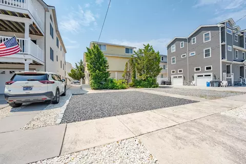 238 78th St #A, Sea Isle City, NJ 08243