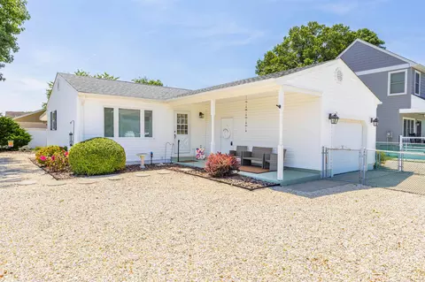 300 Cedardale Ave, Villas, NJ 08251