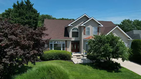 106 Saint Andrews Dr, Egg Harbor Township, NJ 08234