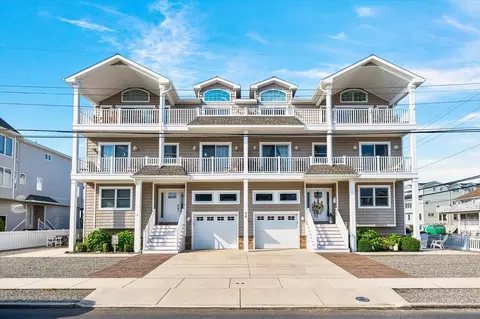 30 71st St #WEST, Sea Isle City, NJ 08243