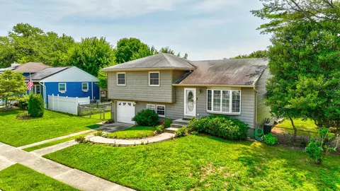 28 Mimosa Dr, North Cape May, NJ 08204