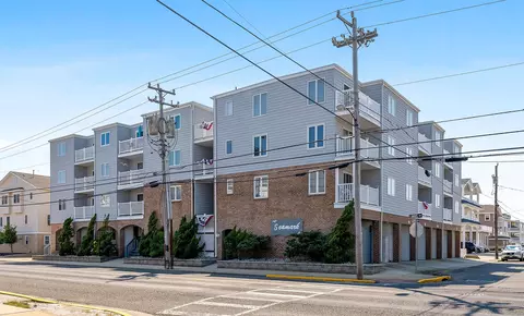 3400 Landis Ave #202, Sea Isle City, NJ 08243