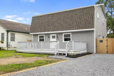 35 Locust Rd, Villas, NJ 08251