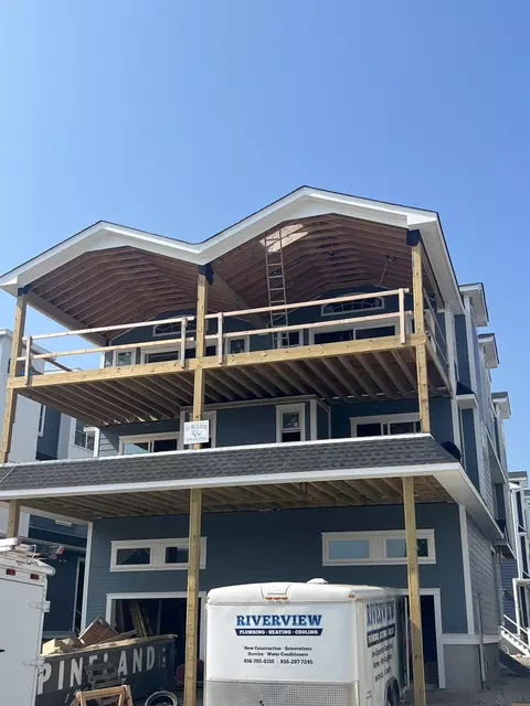 210 39th St #EAST, Sea Isle City, NJ 08243