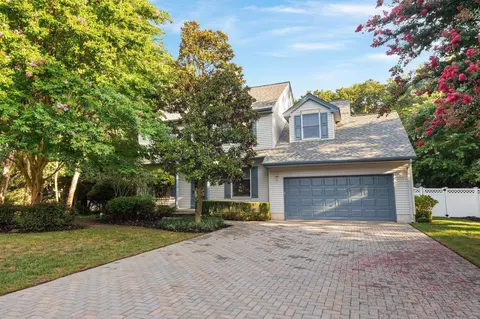 12 Freedom Dr, Erma, NJ 08204