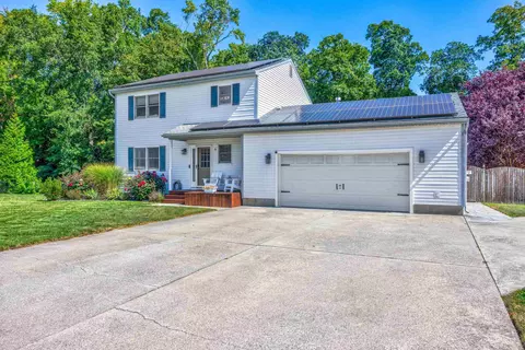 8 Merganser Ct, North Cape May, NJ 08204