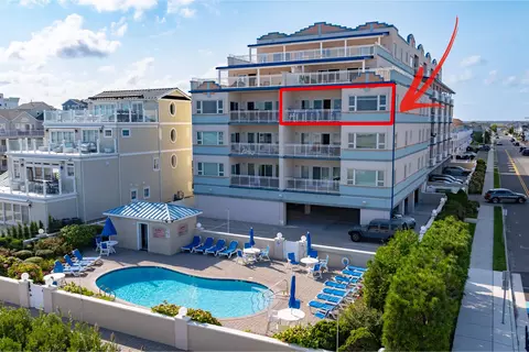 450 E Nashville Ave #302, Wildwood Crest, NJ 08260