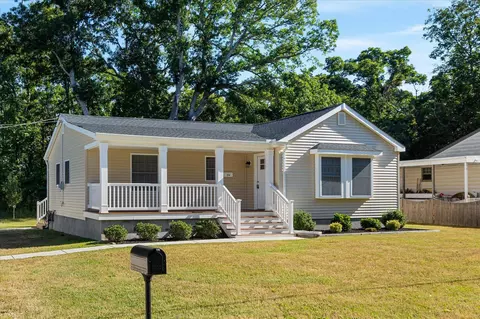 214 School House Ln, Cape May Court House, NJ 08210