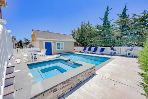 Exterior - 286 44th St, Avalon, NJ 08202 photo 3 of 5