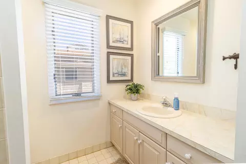 Bath - 286 44th St, Avalon, NJ 08202 photo 2 of 4