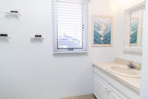 Bath - 286 44th St, Avalon, NJ 08202 photo 1 of 4