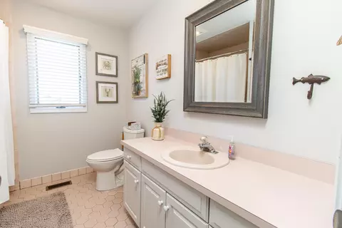 Bath - 286 44th St, Avalon, NJ 08202 photo 3 of 4