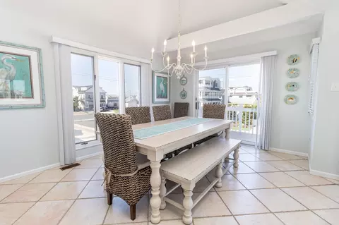 Dining - 286 44th St, Avalon, NJ 08202 photo 1 of 2
