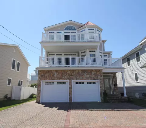 320 E 3rd Ave, North Wildwood, NJ 08260