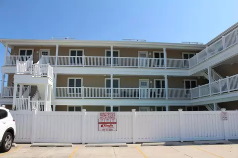 402 E 25th Ave #202, North Wildwood, NJ 08260