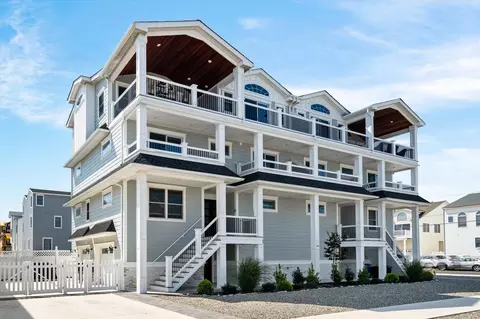 146 56th St #EAST, Sea Isle City, NJ 08243