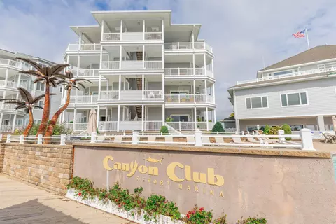 902 Ocean Dr #201, Cape May, NJ 08204
