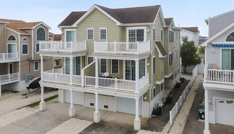 210 58th St #WEST, Sea Isle City, NJ 08243
