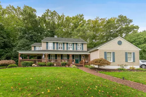 44 Secluded Ln, Rio Grande, NJ 08242