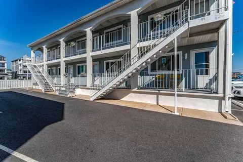 412 E St Paul Ave #4, Wildwood Crest, NJ 08260
