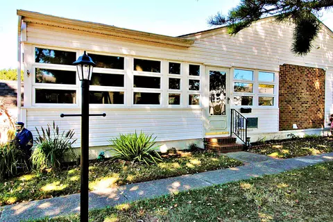 1310 Illinois Ave # C, Cape May, NJ 08204