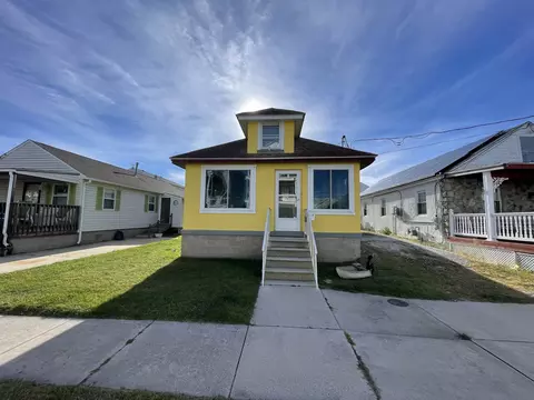 3 D Ave, West Wildwood, NJ 08260
