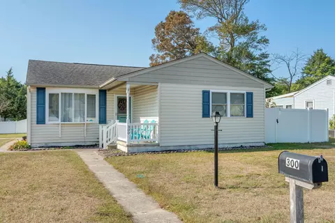 300 Hollywood Ave, Villas, NJ 08251