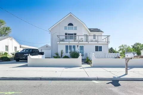 709 Beach Dr, North Cape May, NJ 08204