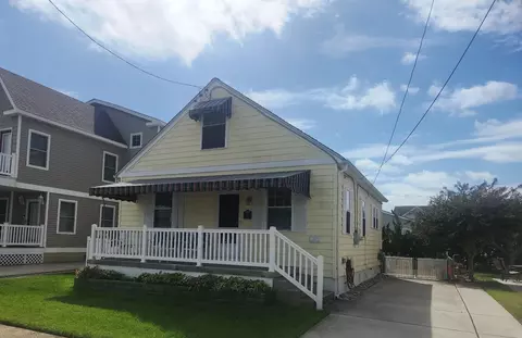 114 E Denver Ave, Wildwood Crest, NJ 08260