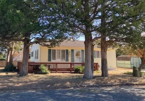 401 Indian Ave, North Cape May, NJ 08204