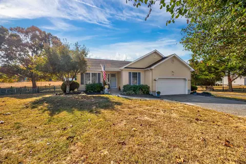 9 Lacivita Dr, Cape May Court House, NJ 08210