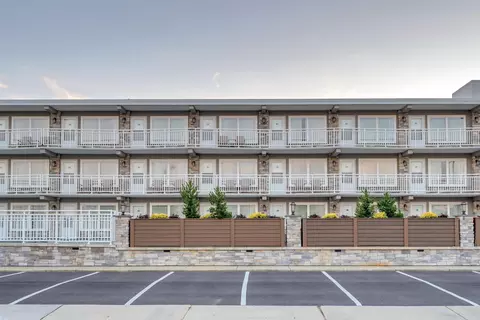 7800 Dune Dr #210, Avalon, NJ 08202