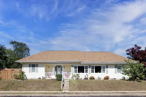 34 N Shore Rd, Marmora, NJ 08223