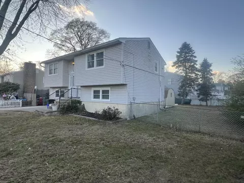 19 Mimosa Dr, Rio Grande, NJ 08242