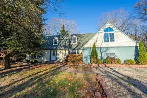 42 Robin Dr, Dennis, NJ 08210