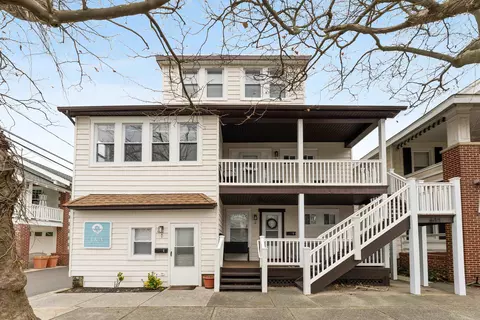 611 2nd St #3, Ocean City, NJ 08226