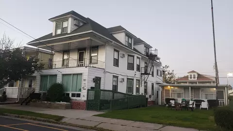 233 E Juniper Ave, North Wildwood, NJ 08260