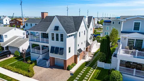 Exterior - 285 58th St, Avalon, NJ 08202 photo 3 of 10