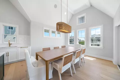 Dining - 285 58th St, Avalon, NJ 08202 photo 1 of 1