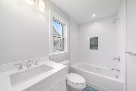 Bath - 285 58th St, Avalon, NJ 08202 photo 9 of 9