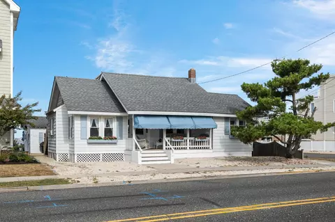 2308 Ocean Dr, Avalon, NJ 08202