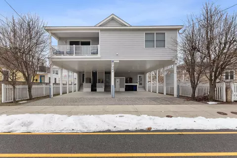 240 E Davis Ave #A, Wildwood, NJ 08260