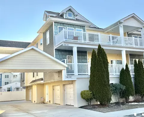 106 E Poplar Ave #201, Wildwood, NJ 08260