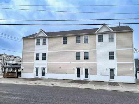 340 E 21st St #1, North Wildwood, NJ 08260