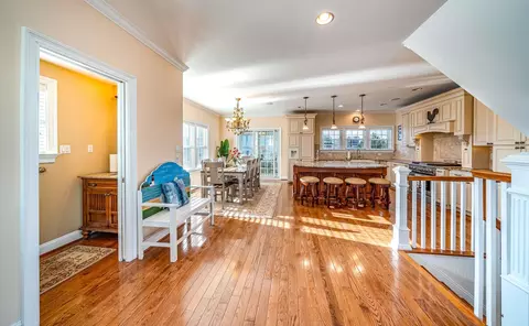 Entry Way - 18 Vincent Rd, Strathmere, NJ 08248 photo 3 of 3