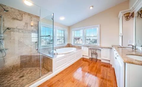 Bath - 18 Vincent Rd, Strathmere, NJ 08248 photo 1 of 2
