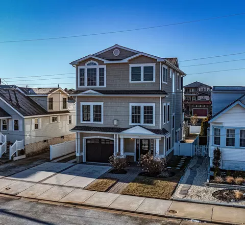 18 Vincent Rd, Strathmere, NJ 08248